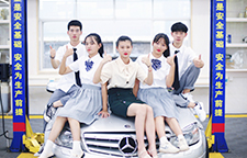 湖南萬(wàn)通新生的一天_湖南汽車培訓(xùn)學(xué)校_正規(guī)汽修培訓(xùn)學(xué)校